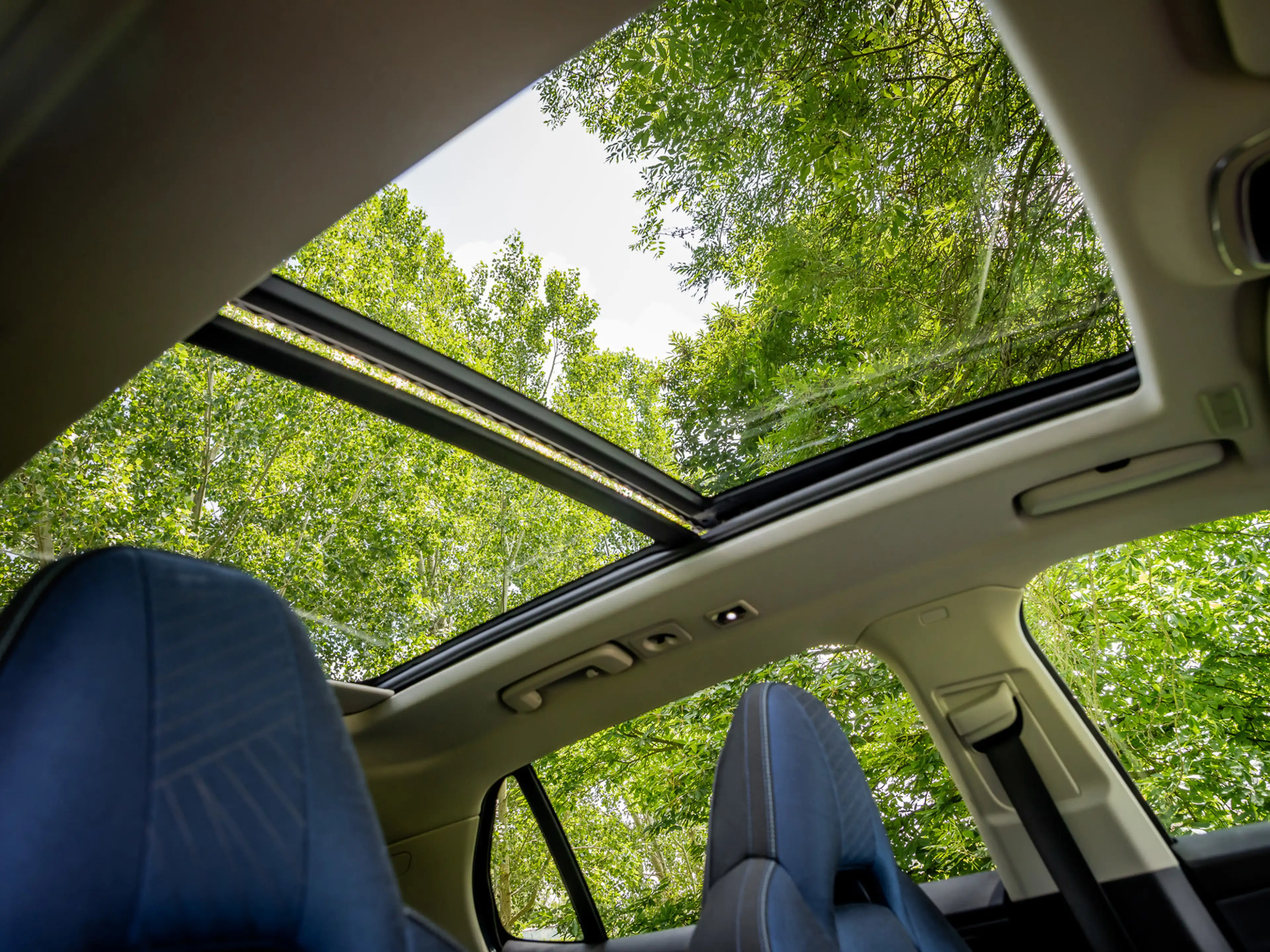 Lynk & Co 01 1.5 Plug-In Hybrid 262pk BLACKED OUT | 360 Camera — photo 8
