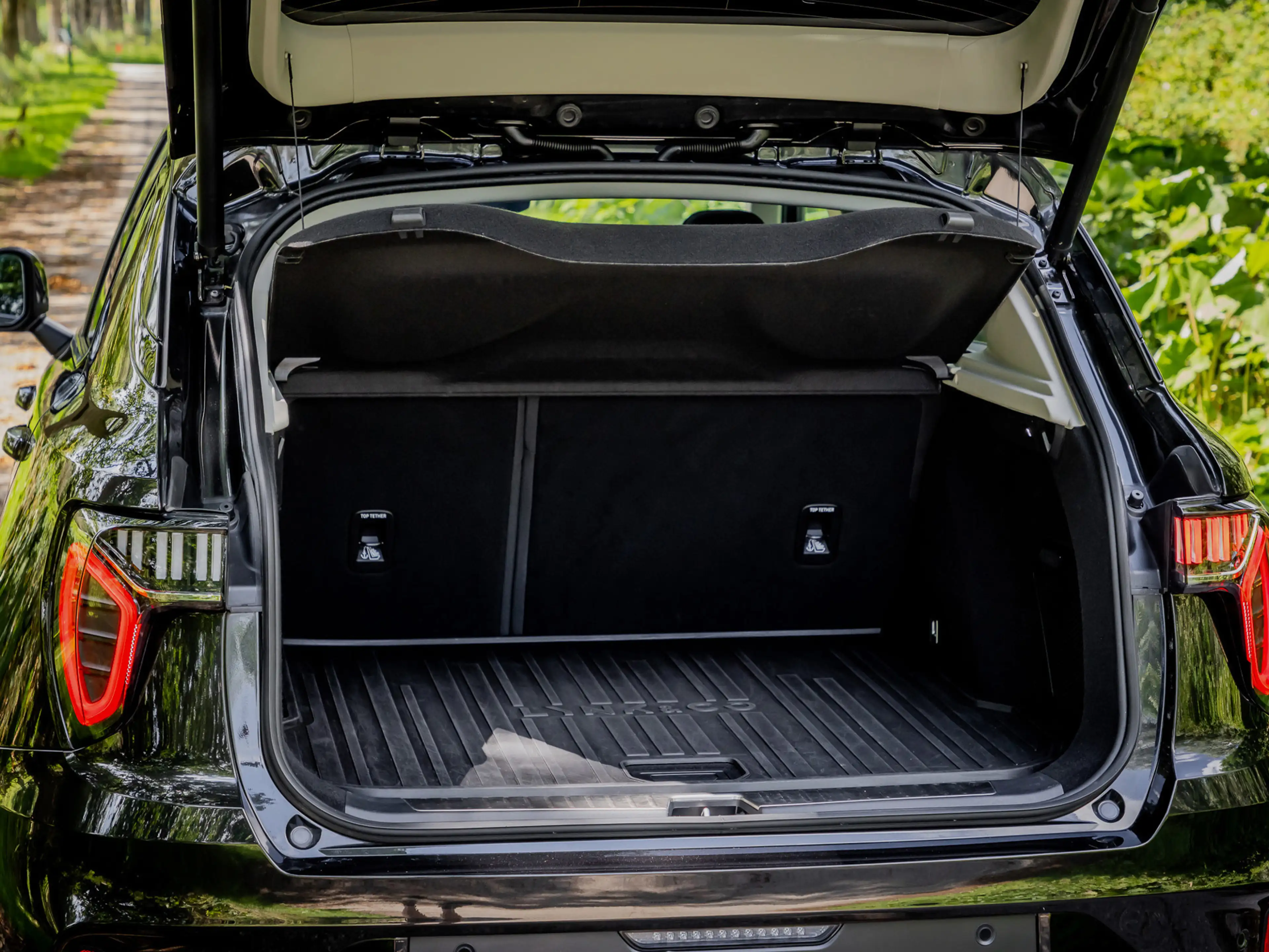 Lynk & Co 01 1.5 Plug-In Hybrid 262pk BLACKED OUT | 360 Camera — photo 22