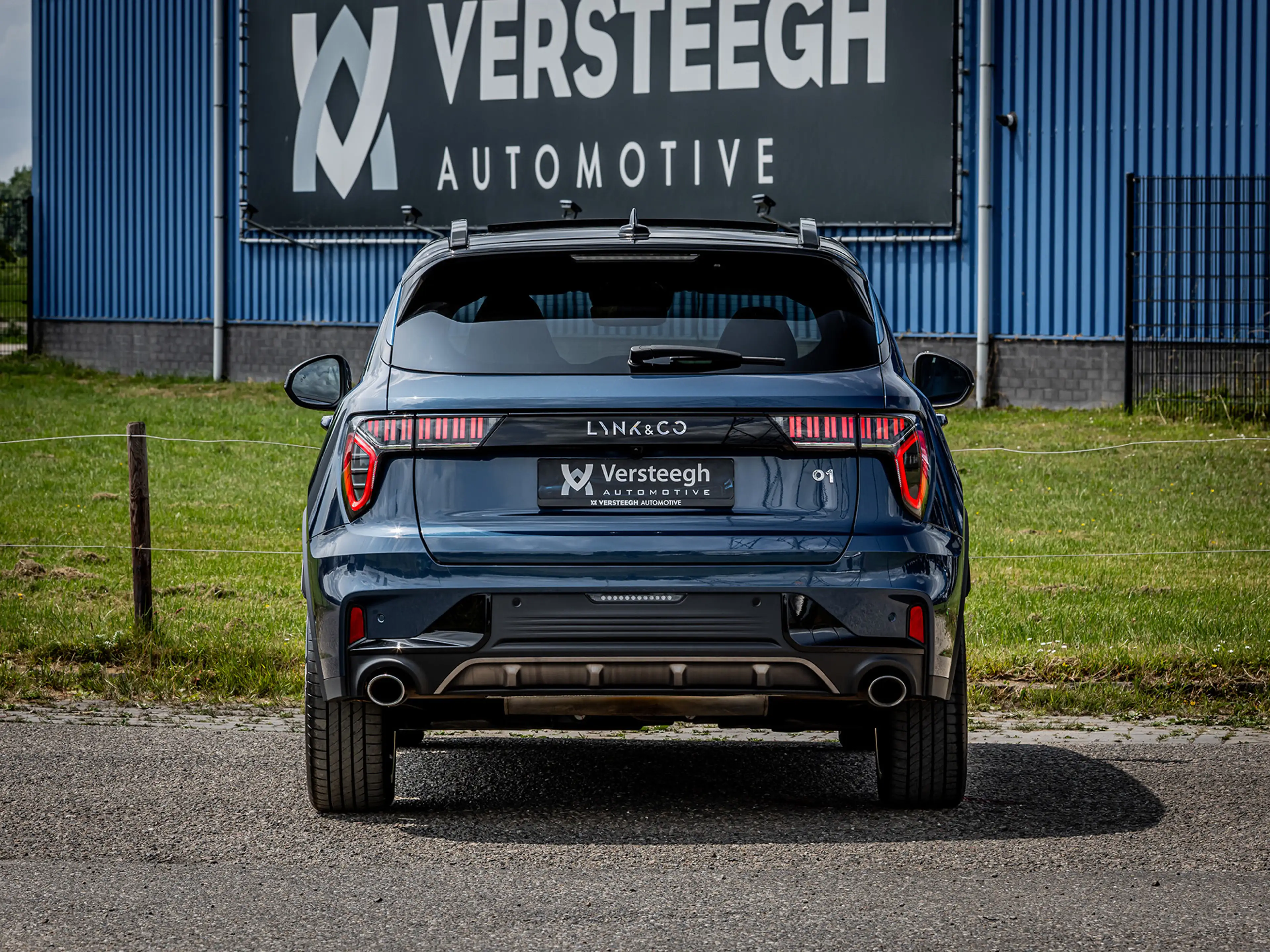 Lynk & Co 01 1.5 Plug-In Hybrid 262pk BLACKED OUT | 360 Camera — photo 32