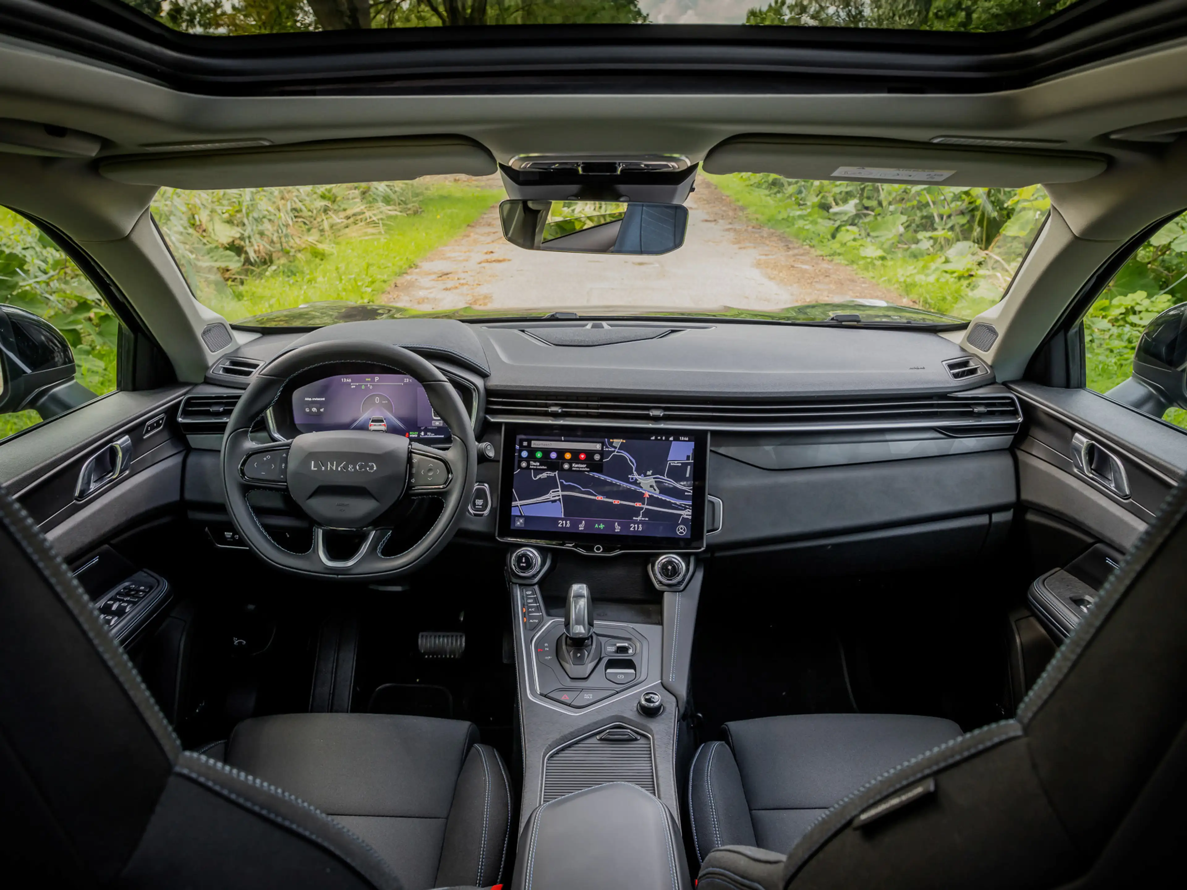 Lynk & Co 01 1.5 Plug-In Hybrid 262pk BLACKED OUT | 360 Camera — photo 5