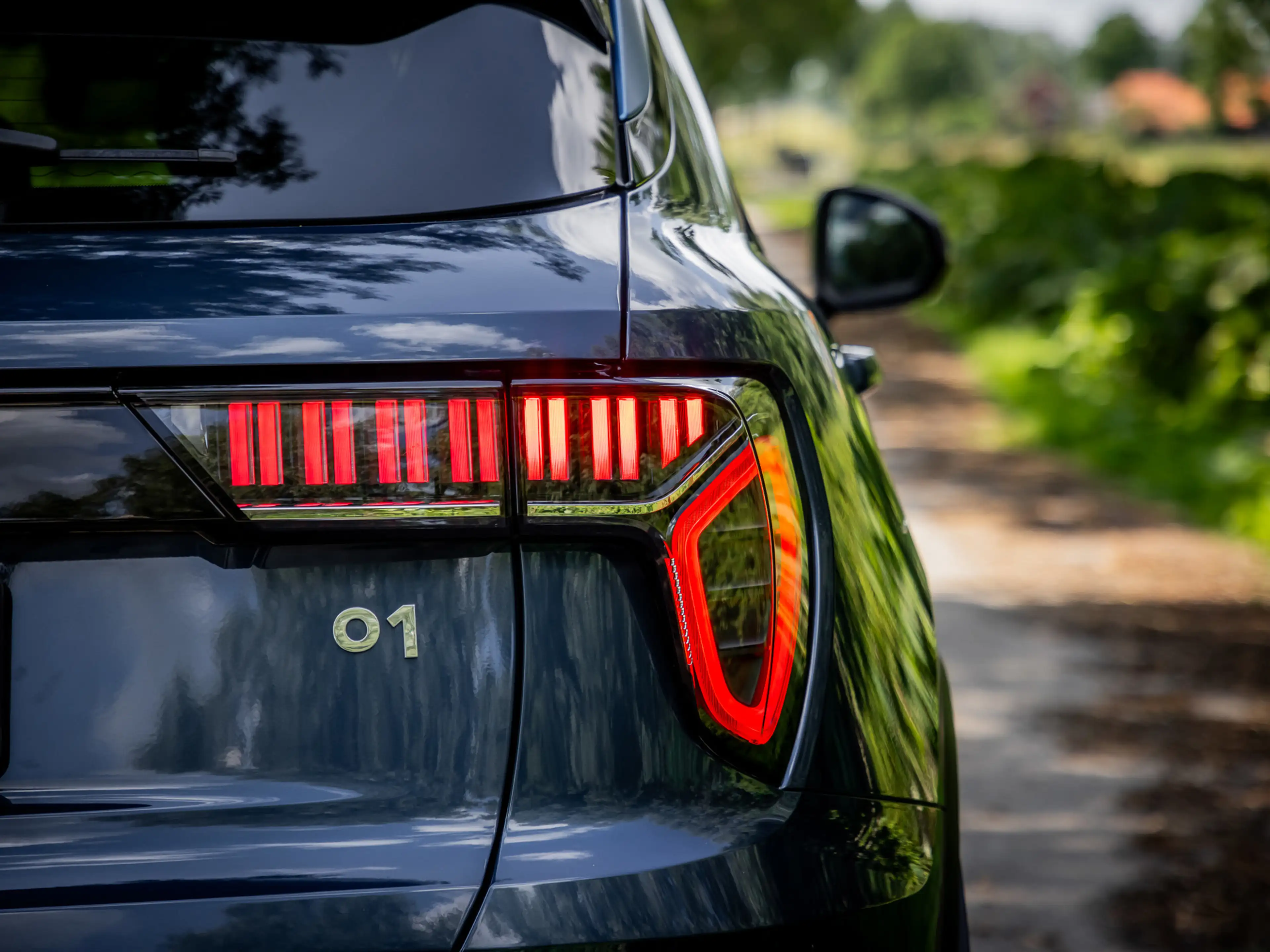Lynk & Co 01 1.5 Plug-In Hybrid 262pk BLACKED OUT | 360 Camera — photo 28