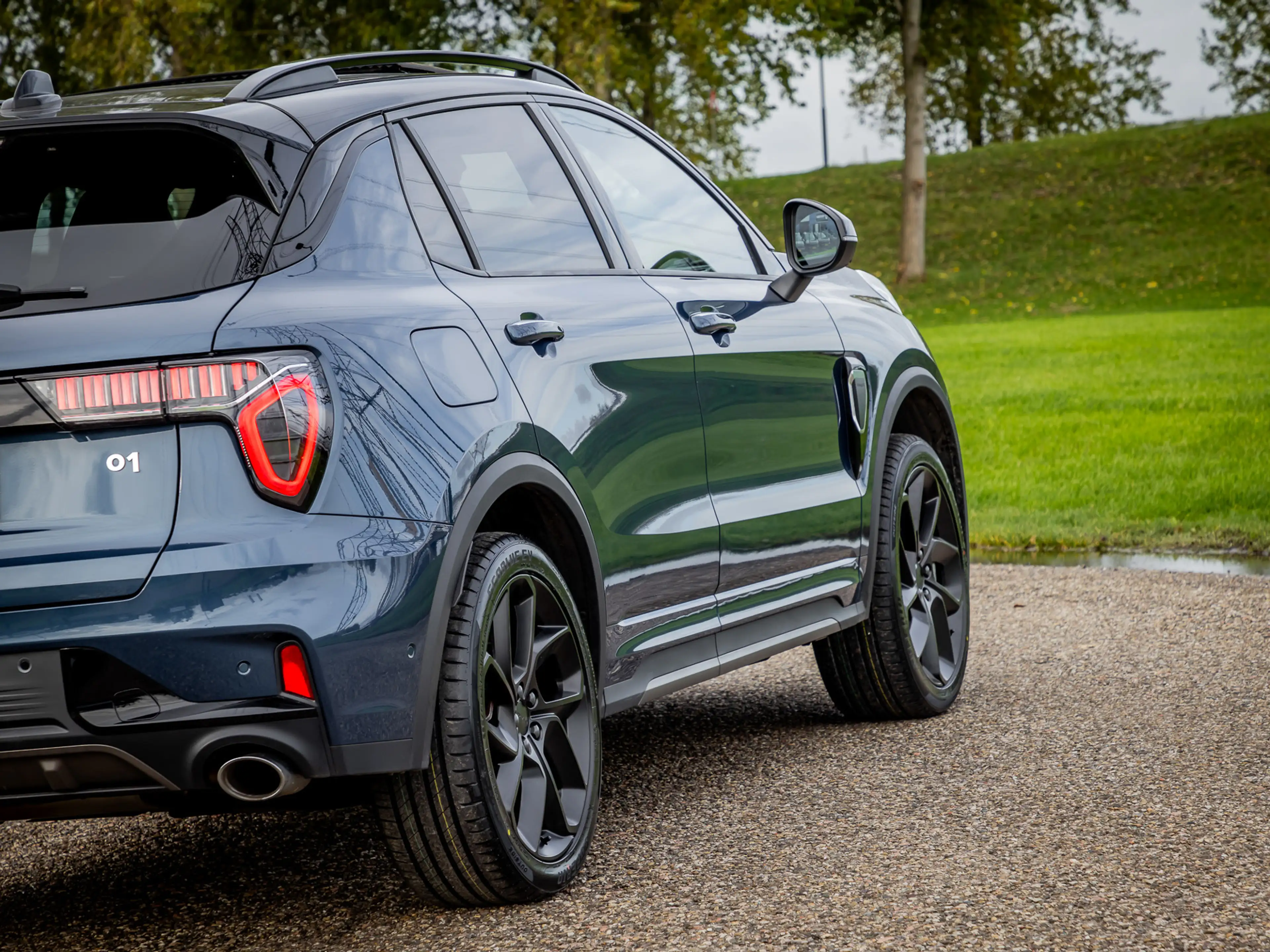 Lynk & Co 01 1.5 Plug-In Hybrid 262pk BLACKED OUT | 360 Camera — photo 14