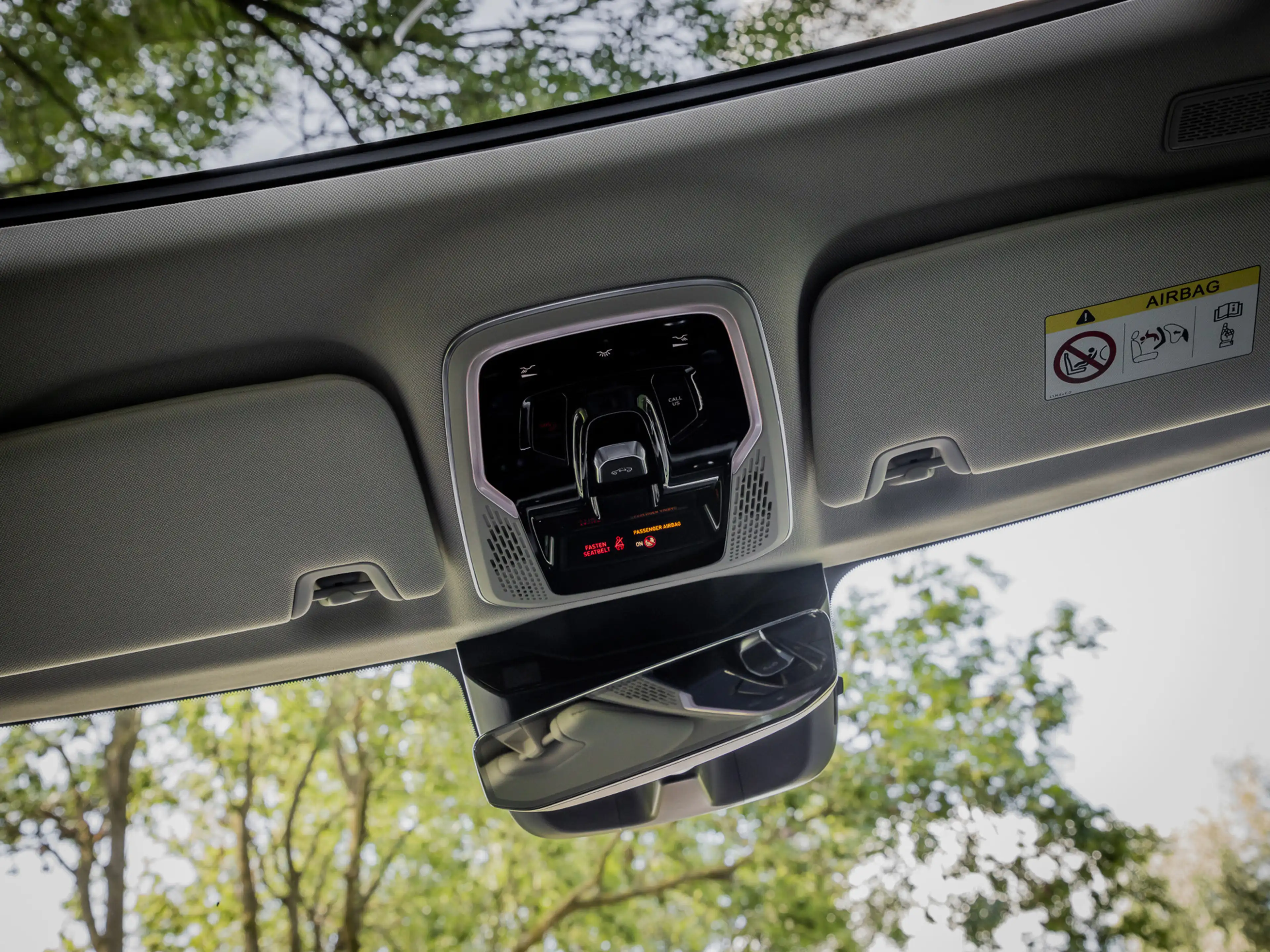 Lynk & Co 01 1.5 Plug-In Hybrid 262pk BLACKED OUT | 360 Camera — photo 24