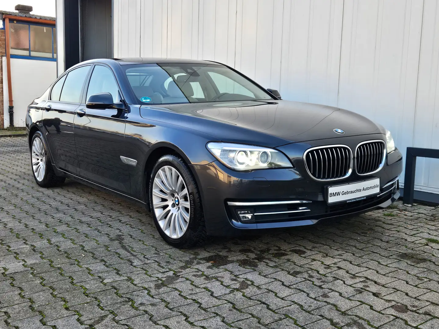 BMW 730 d*NAVIPROF*HUD*Dr.Ass.+*HUD*AHK*VOLL Grijs - 2
