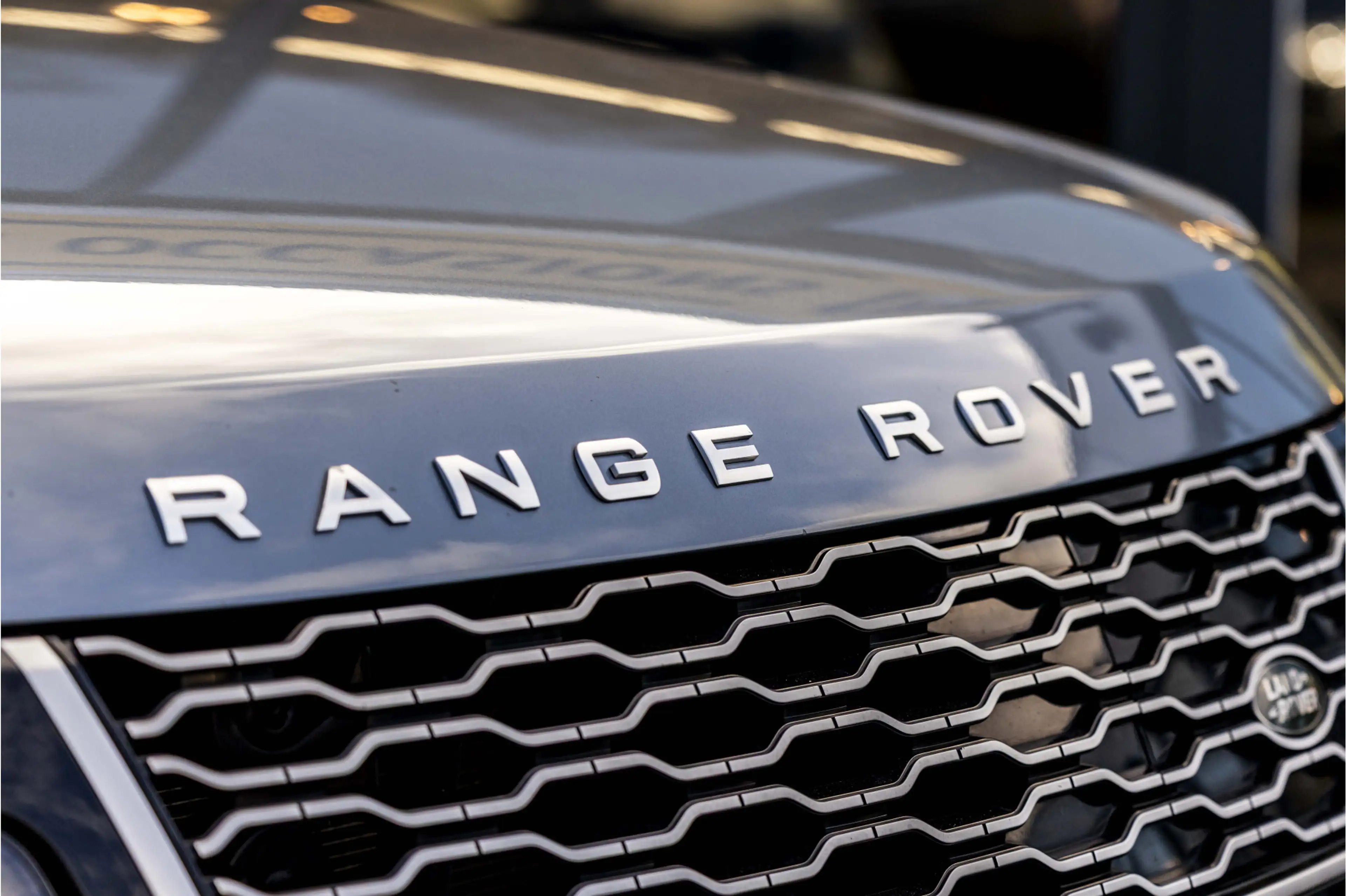 Land Rover Range Rover 2.0 P400e LWB Autobiography — photo 3