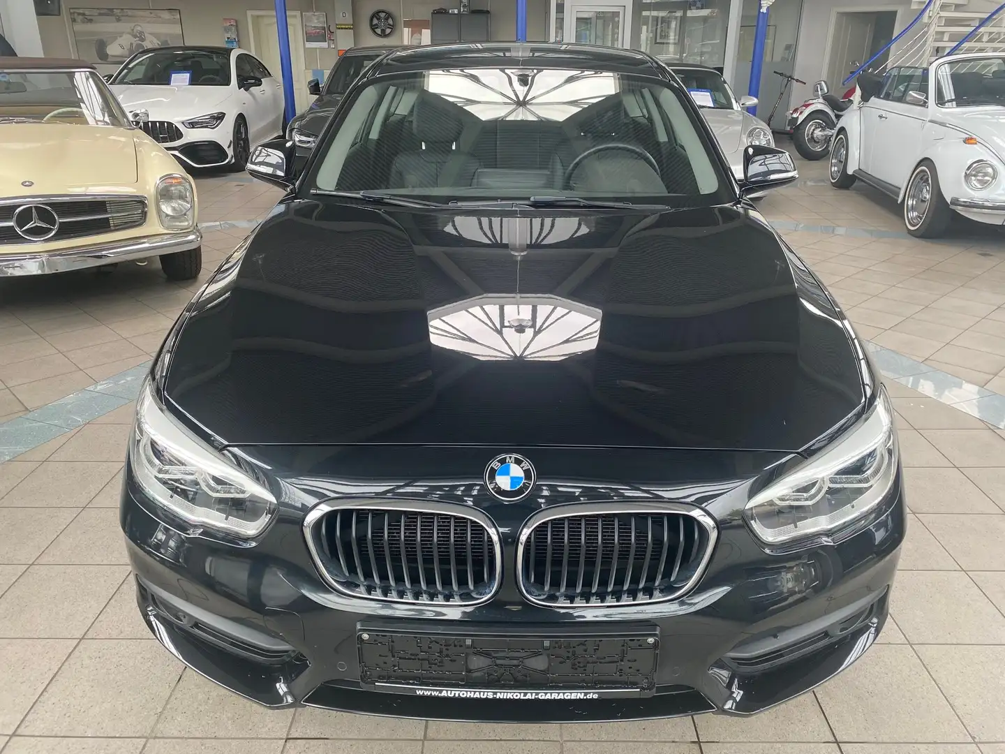 BMW 120 120 i Aut. Leder Navi Prof. LED Zwart - 2