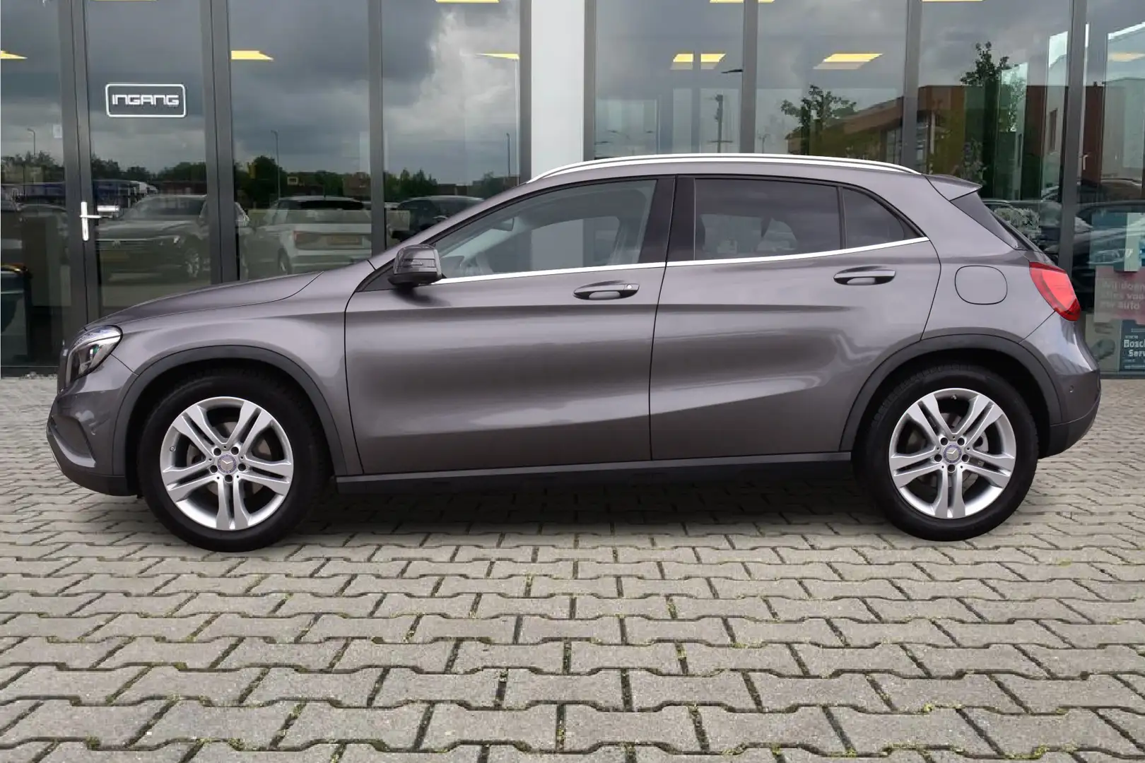 Mercedes-Benz GLA 200 Prestige | Xenon | Navi | 18 Inch | Grijs - 2