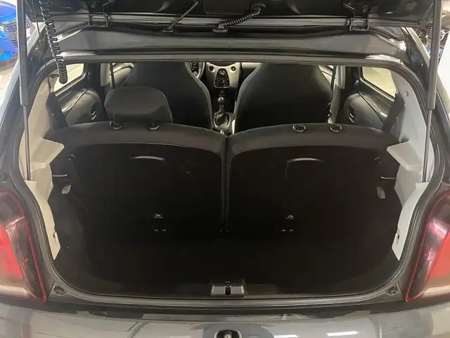 Peugeot 108 view 9