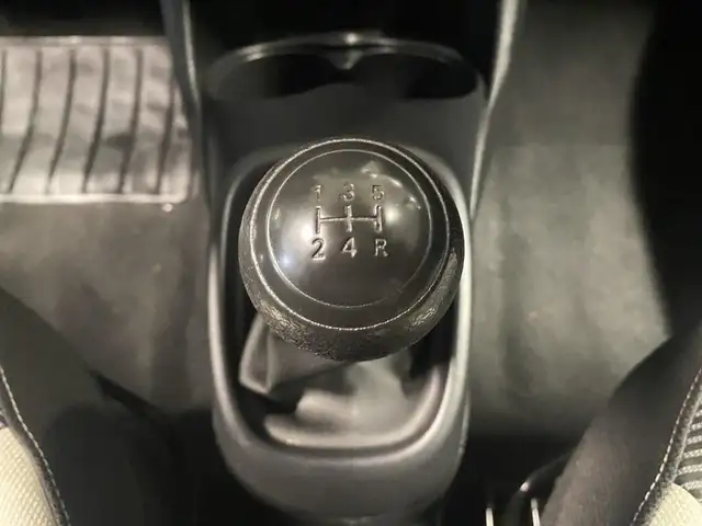 Peugeot 108 view 12