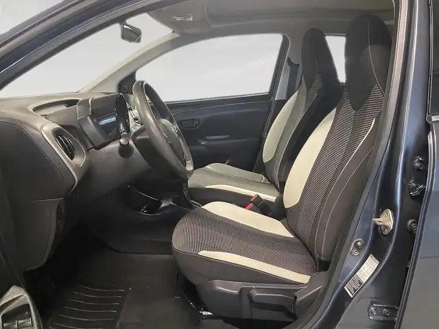 Peugeot 108 view 7