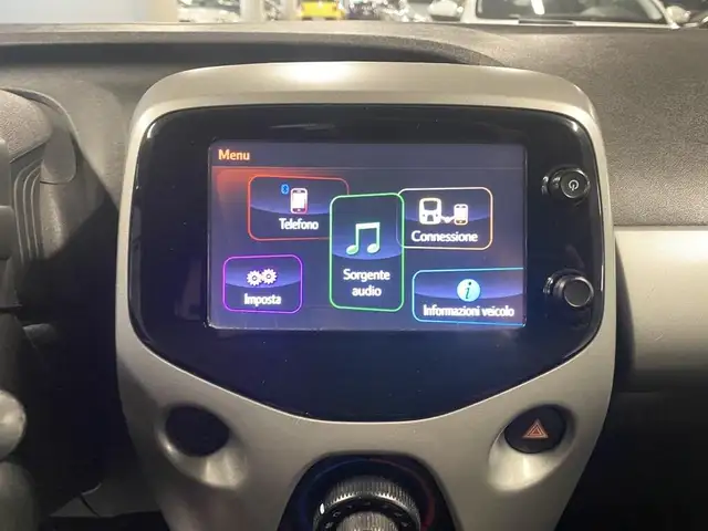 Peugeot 108 view 10