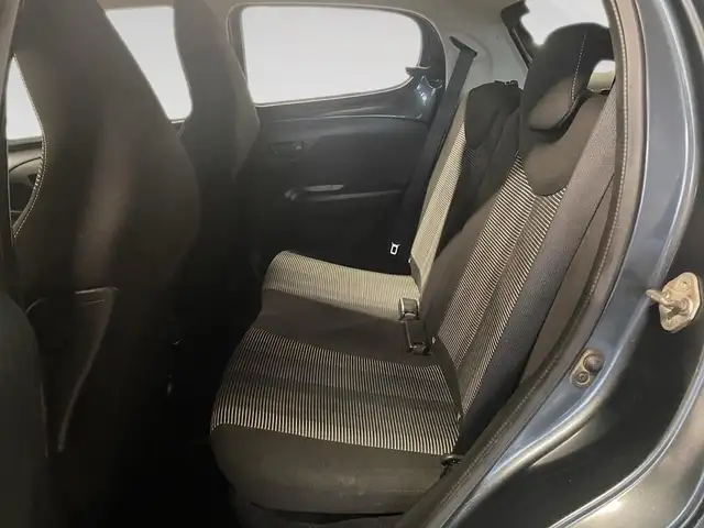 Peugeot 108 view 8
