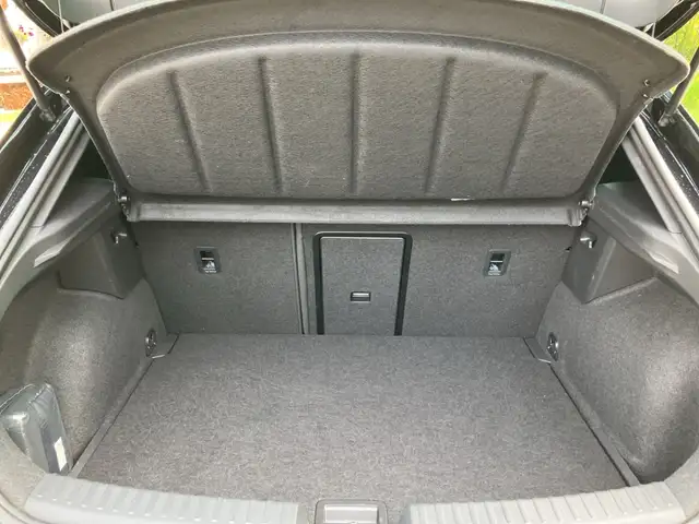 Cupra Leon view 12