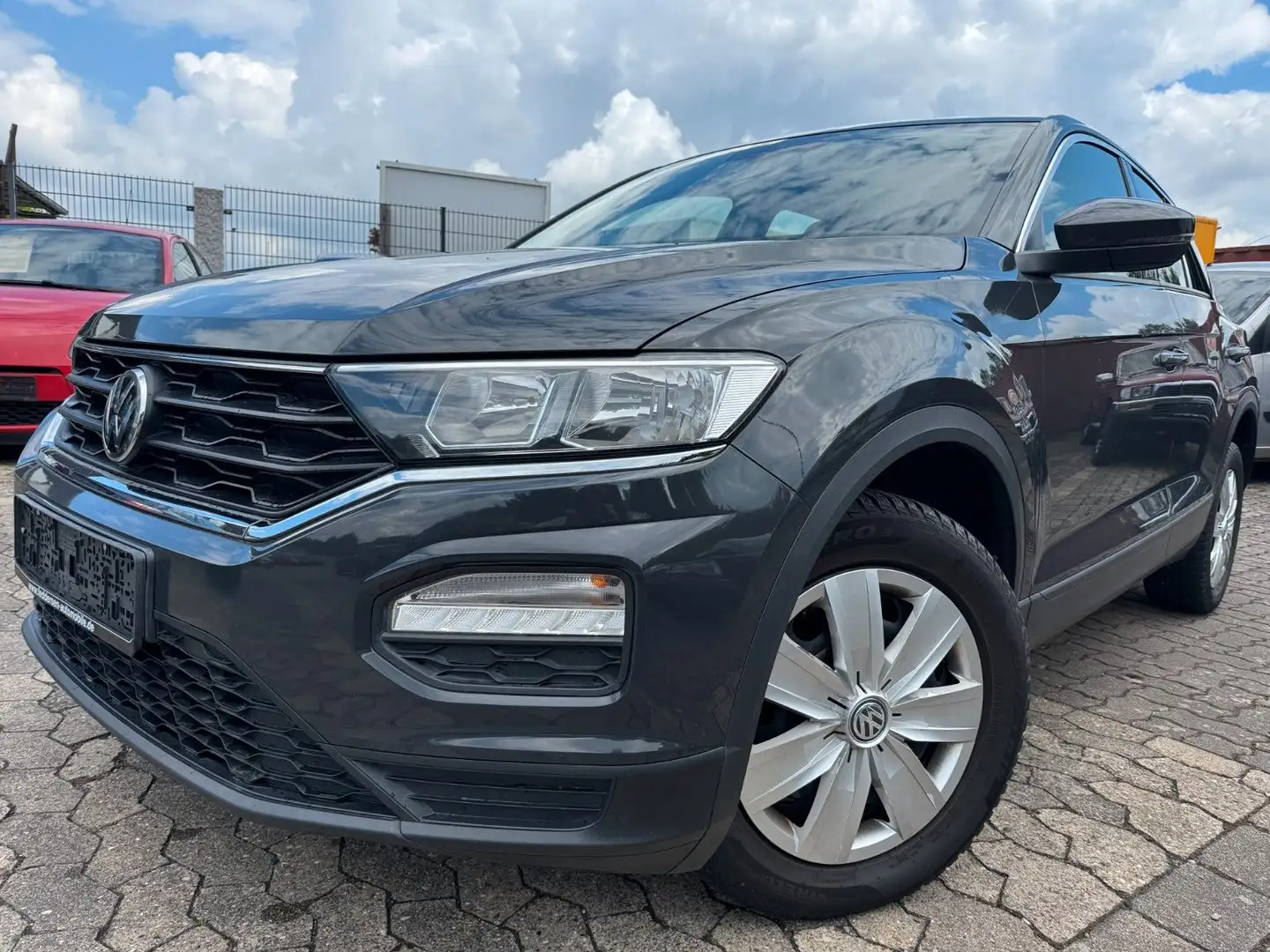 Volkswagen T-Roc Klimaautomatik,Navigation.,1-Hand,FESTPRE Grijs - 1