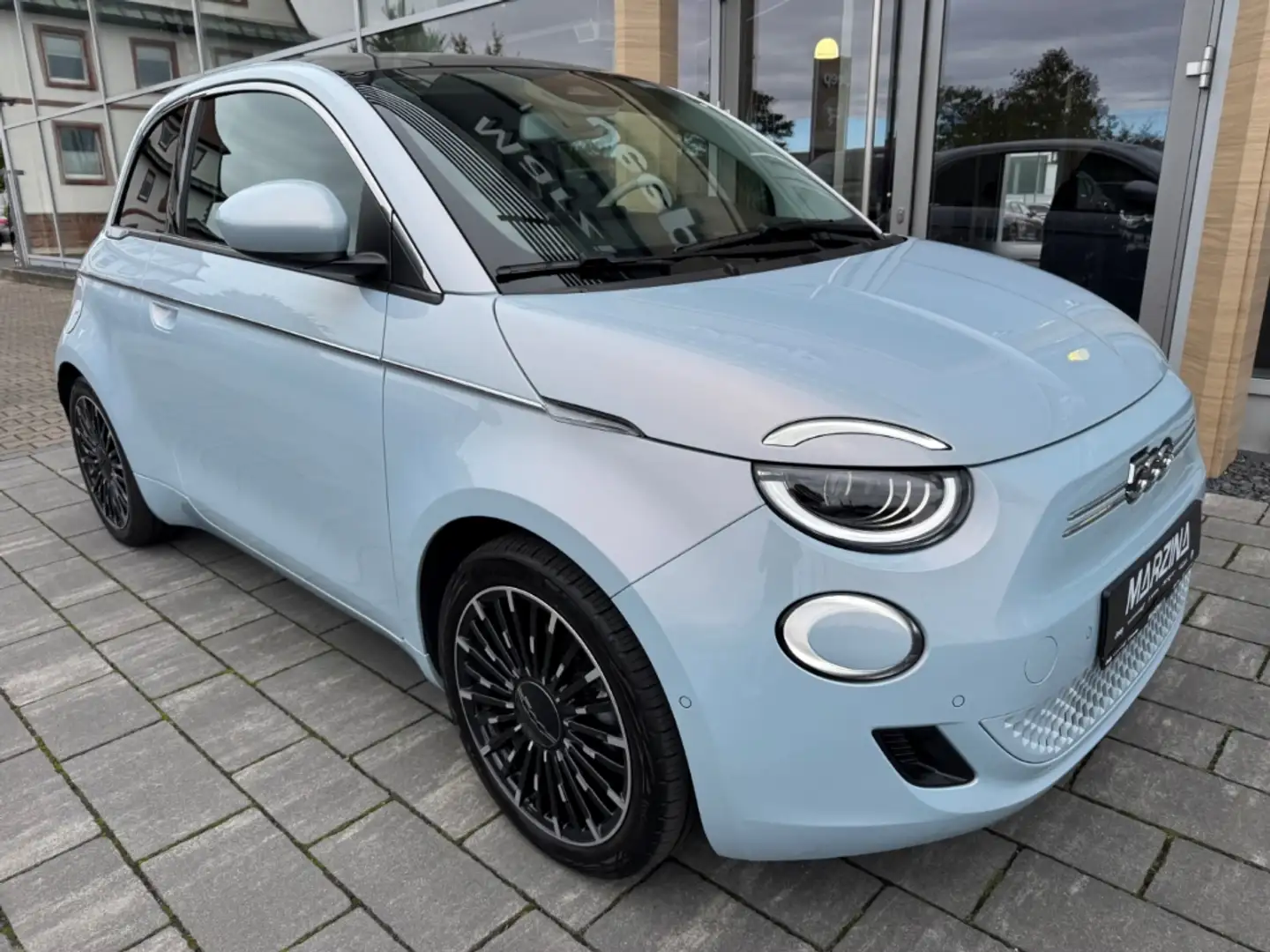 Fiat 500 e La Prima Panorama Navi LED Apple CarPlay Android Blau - 2