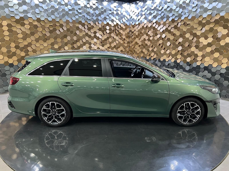 Kia Ceed / cee'd Ceed SW /GT Line/Panorama/Virtual/JBL/LED/ — photo 10