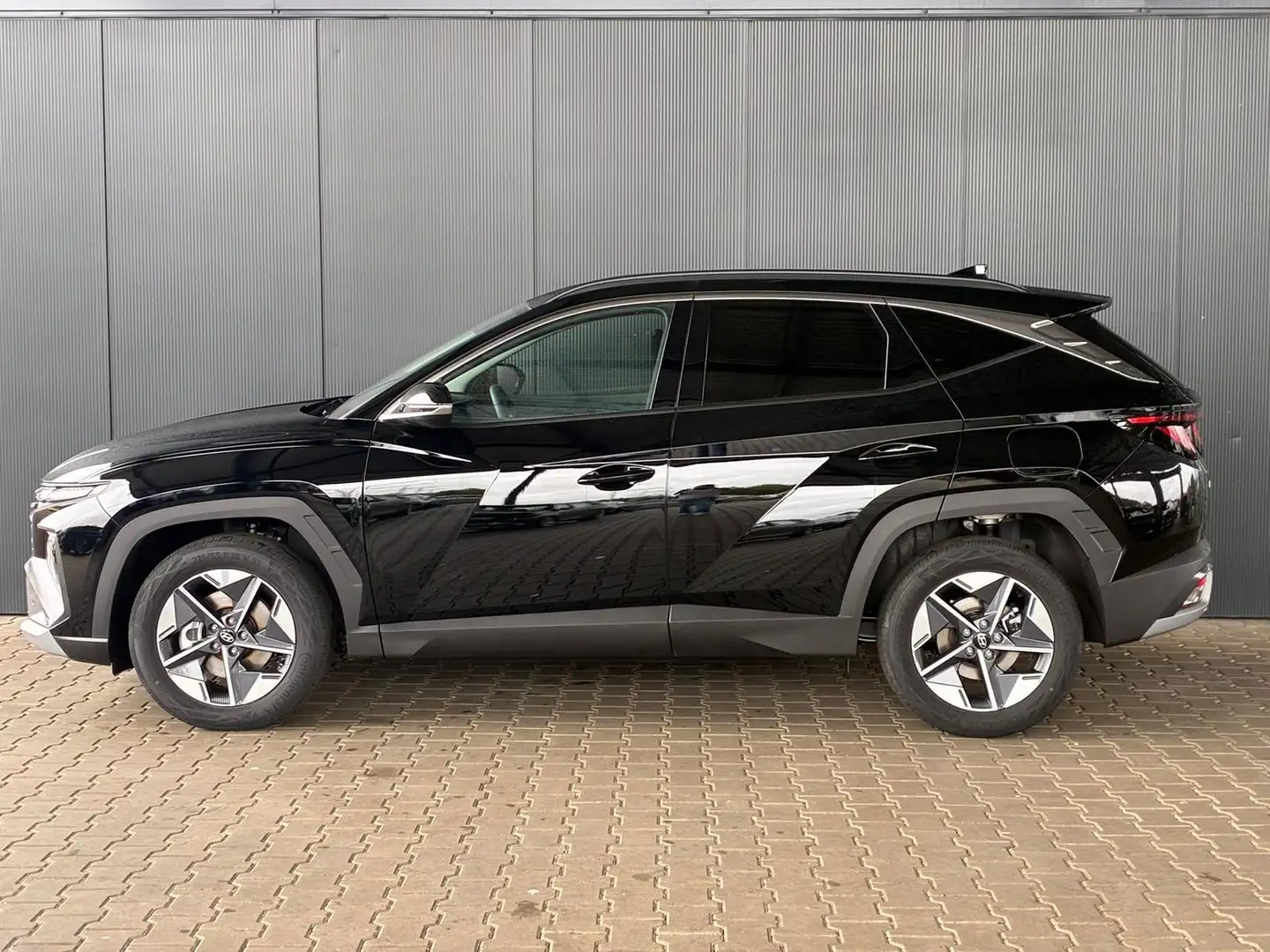 Hyundai TUCSON Style 1,6 T-GDi DCT 2WD / Navi ACC Shz Vorne Le... Schwarz - 2