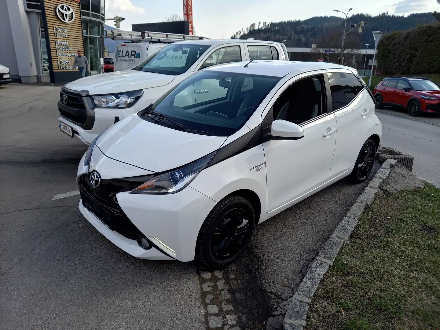 Toyota Aygo 1,0 VVT-i Weiß - 1