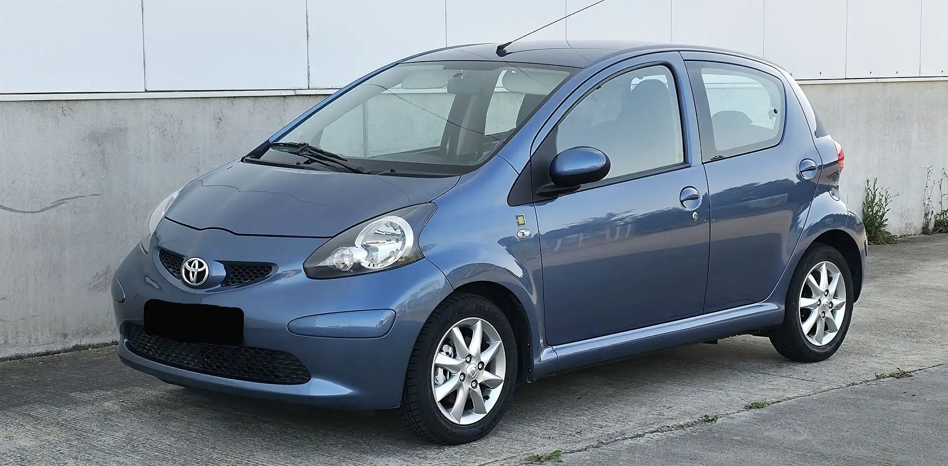 Toyota Aygo Aygo Team Automatik Klima Alu PDC 5.Türen Blau - 1