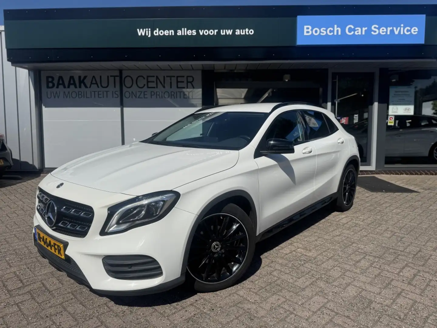 Mercedes-Benz GLA 200 Business | Camera | Navi | Leer | Trekhaak Wit - 1