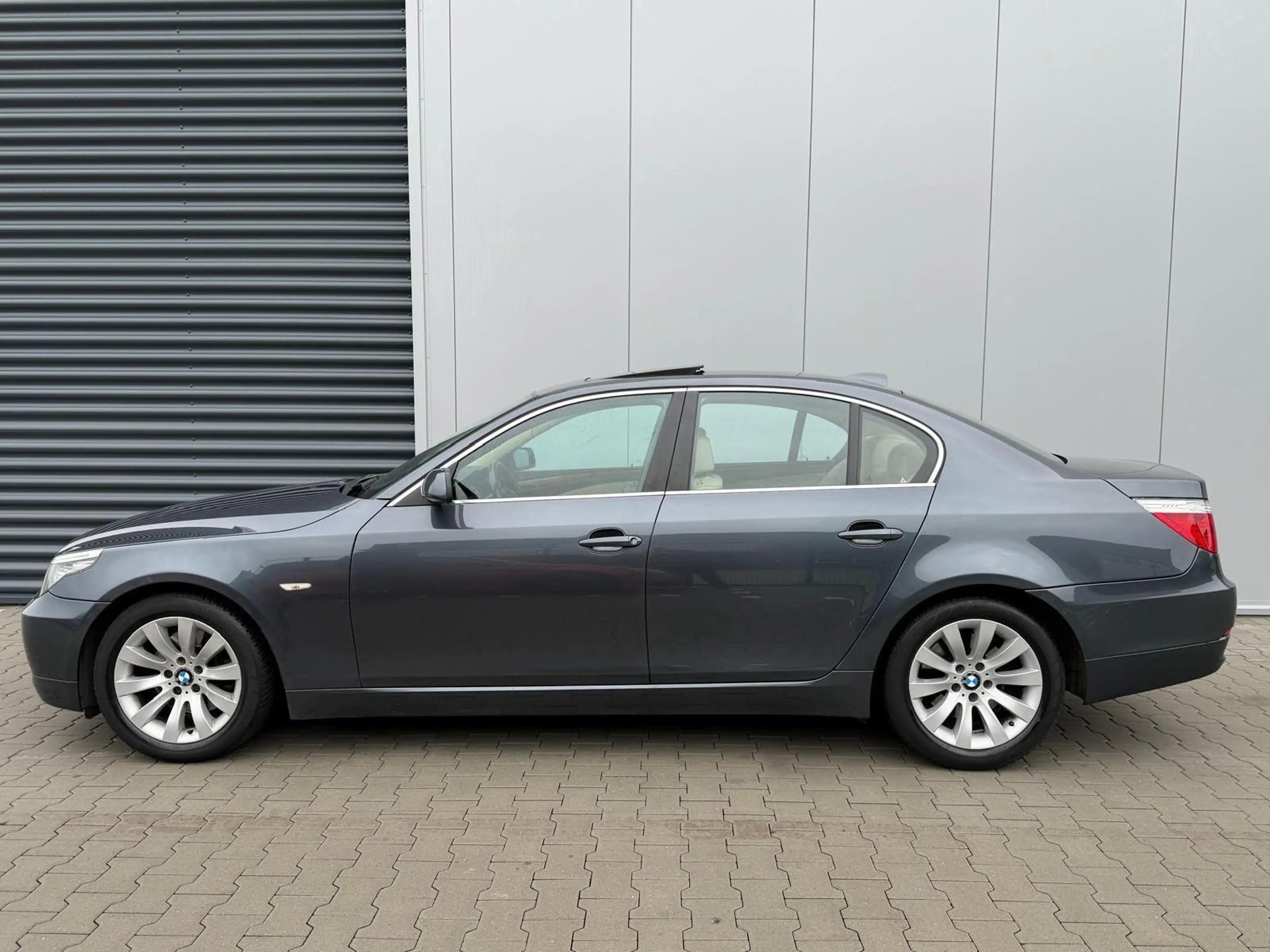 BMW 525 5-serie 525i LCI - Schuifdak - Leer - Xenon - Navi — photo 3