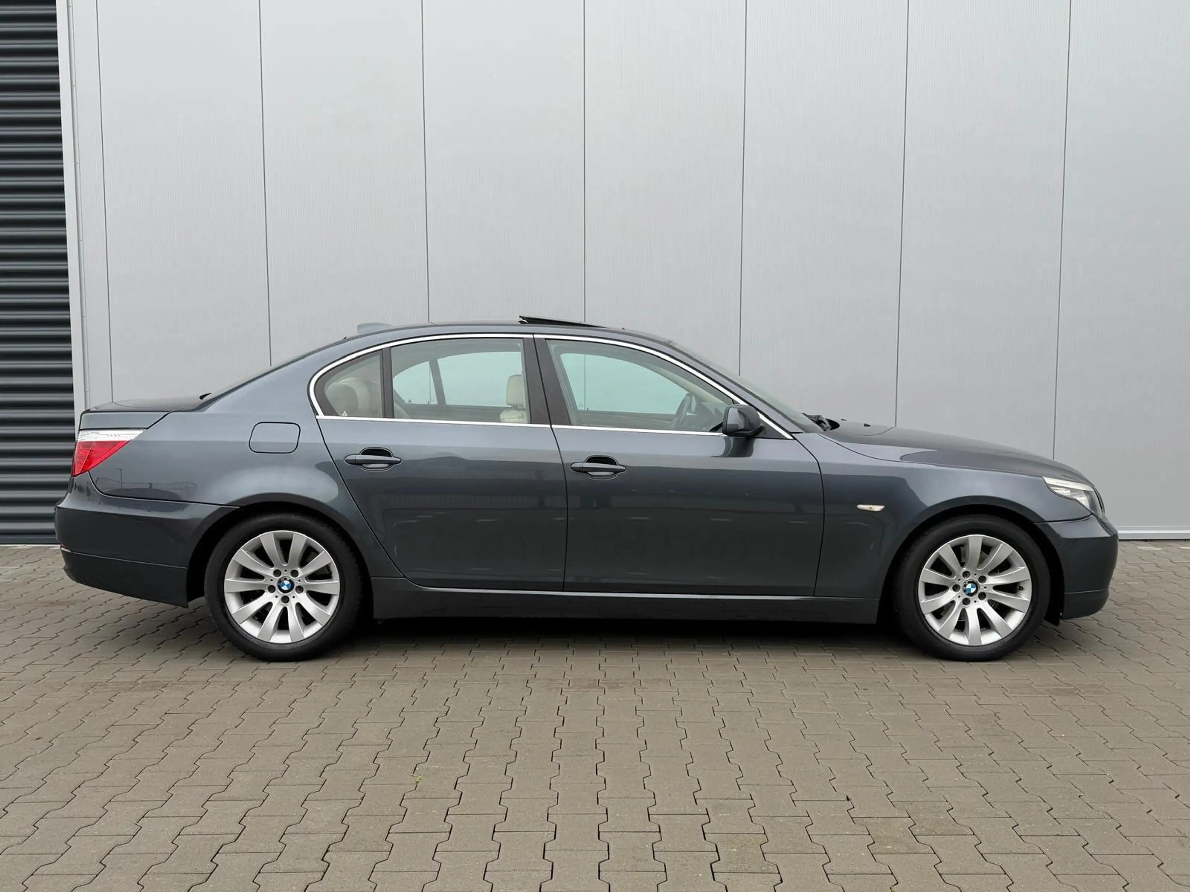 BMW 525 5-serie 525i LCI - Schuifdak - Leer - Xenon - Navi — photo 8