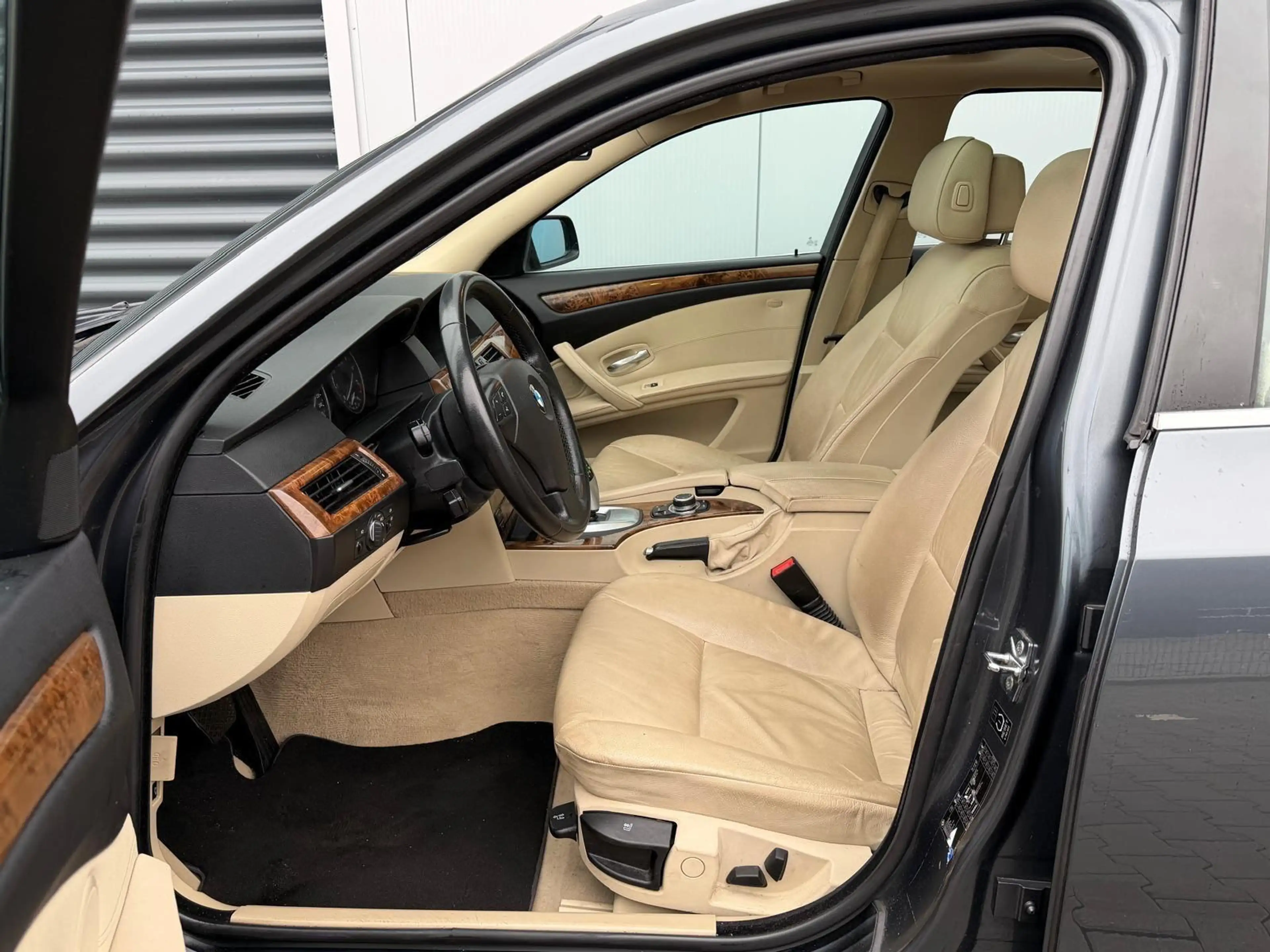 BMW 525 5-serie 525i LCI - Schuifdak - Leer - Xenon - Navi — photo 11