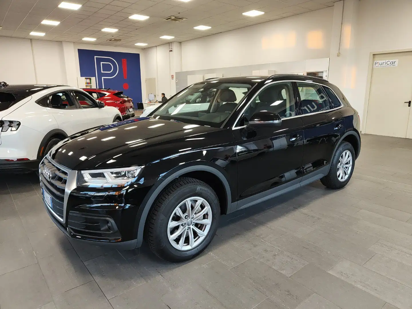 Audi Q5 2.0TDI 190cv quattro S tronic Navi Sensori FariLED Noir - 1