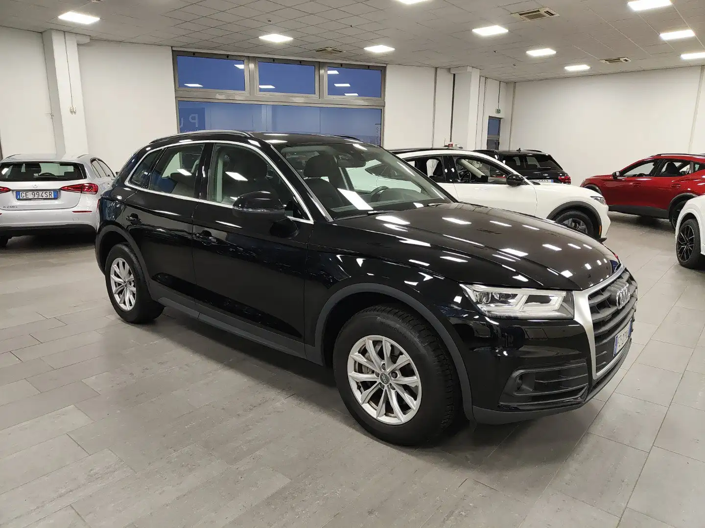 Audi Q5 2.0TDI 190cv quattro S tronic Navi Sensori FariLED Noir - 2