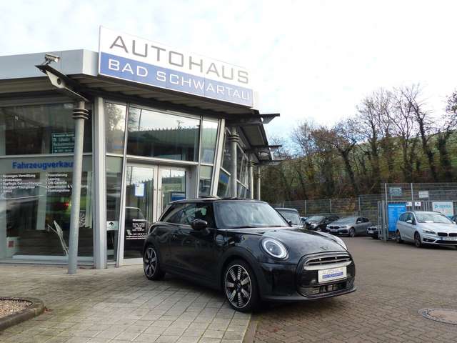 Imagine MINI Cooper Aut. Yours Trim, Leder,Navi,Panoramadach
