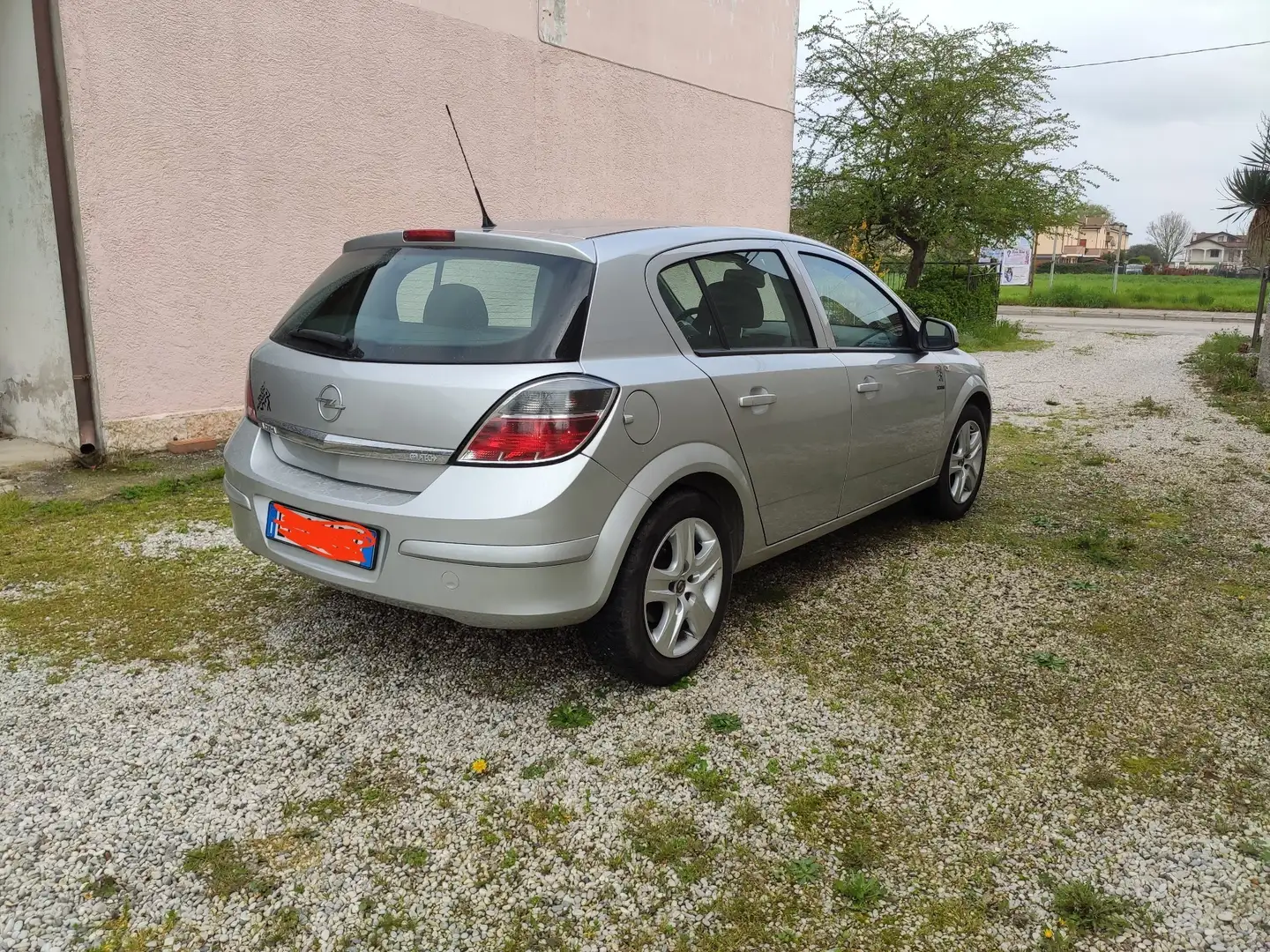 Opel Astra 5p 1.4 Enjoy Gpl-tech Srebrny - 2
