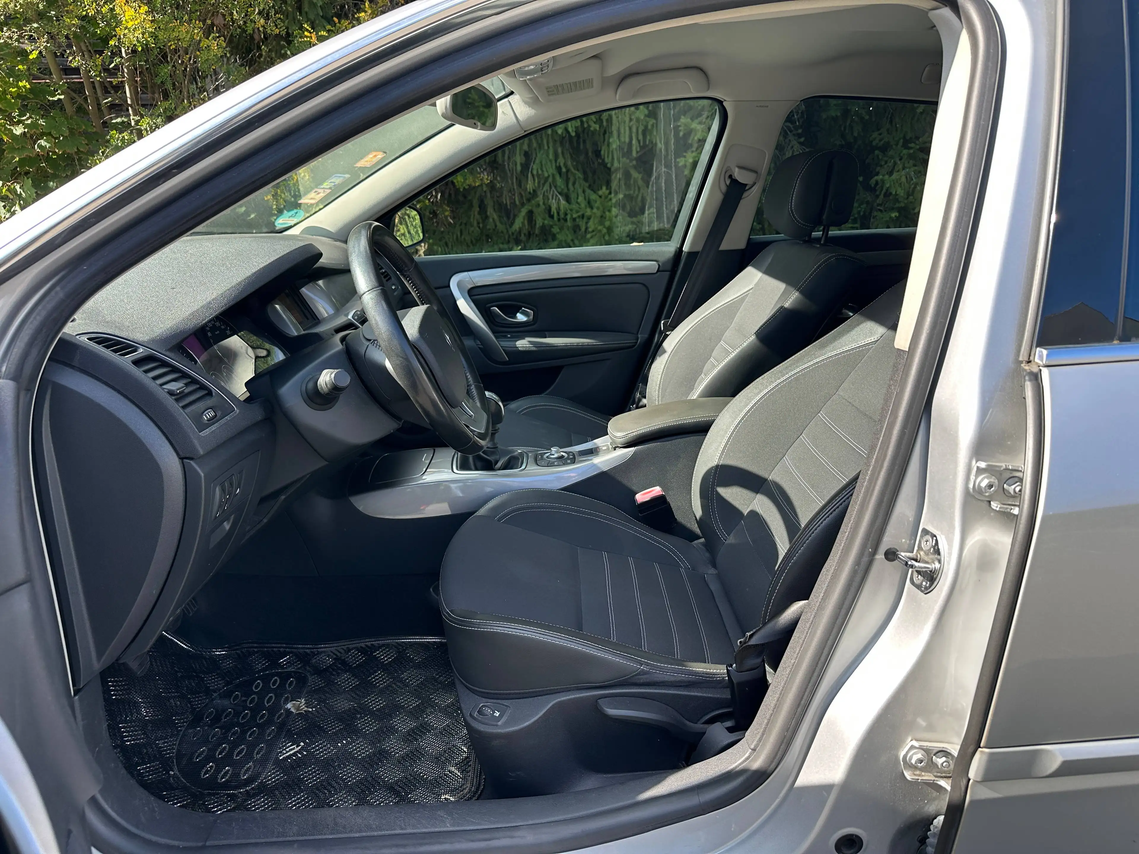 Renault Laguna Dynamique 2.0L 140PS +LEDER+KLIMA+NAVI+WINTERPAKET — photo 12