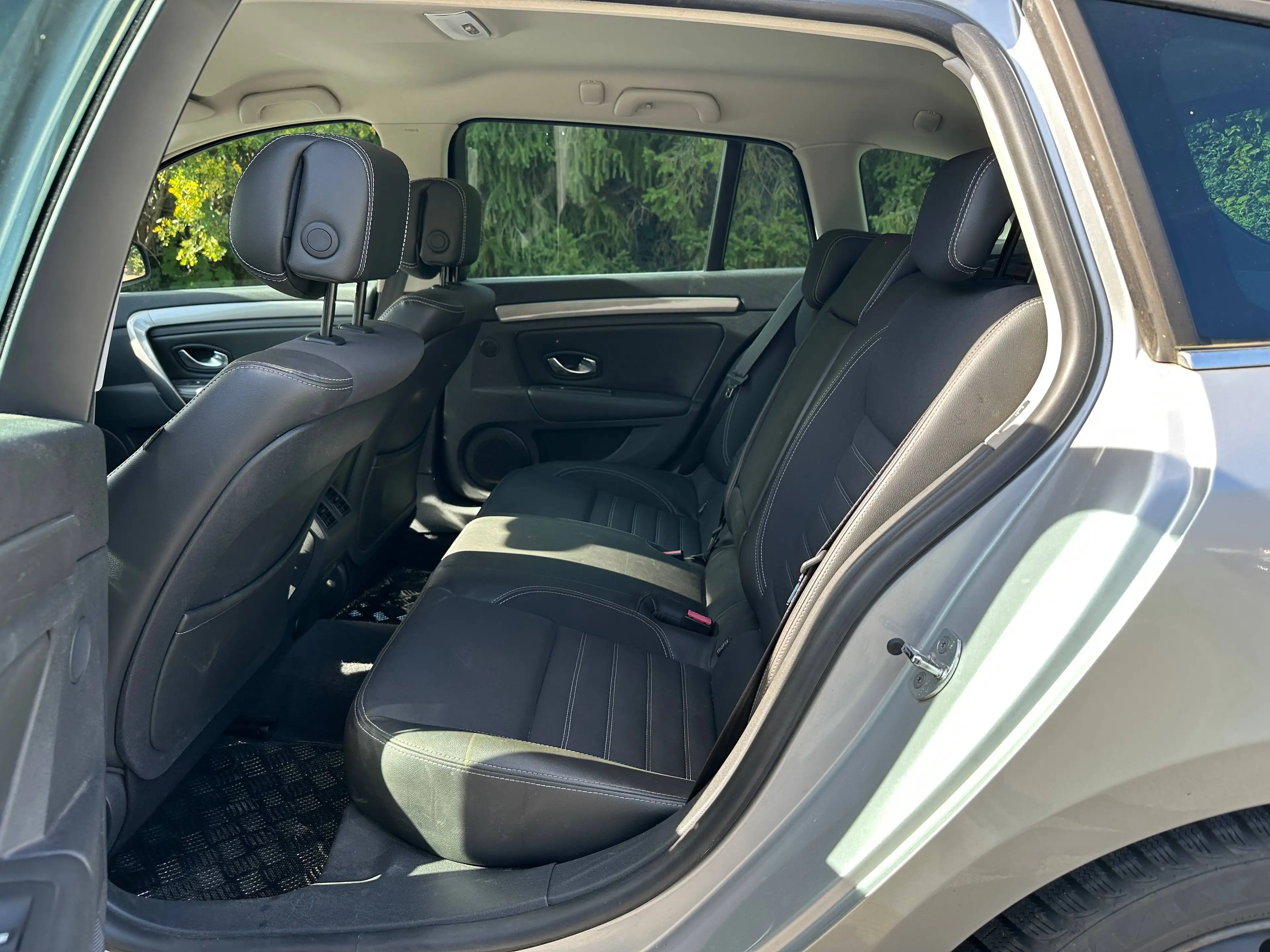 Renault Laguna Dynamique 2.0L 140PS +LEDER+KLIMA+NAVI+WINTERPAKET — photo 8