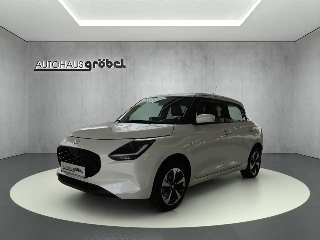 Suzuki Swift Club Hybrid 4x4 Navi Klima Rckf.kam. — миниатюра 1