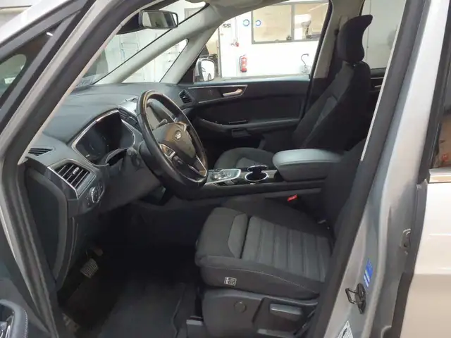 Ford Galaxy view 7