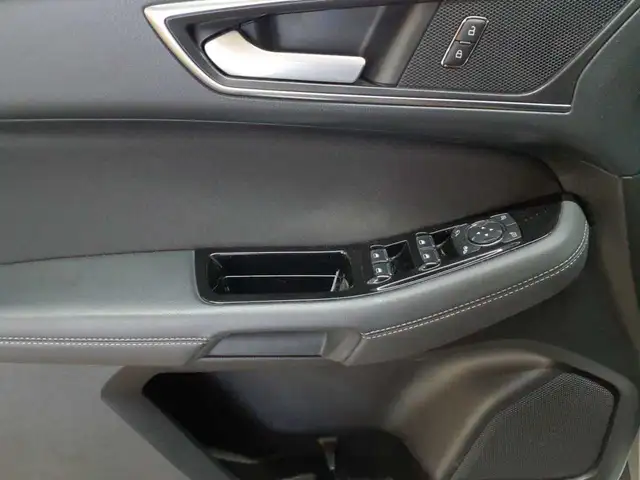 Ford Galaxy view 19