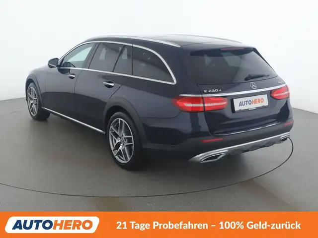Mercedes-Benz E-Class view 4