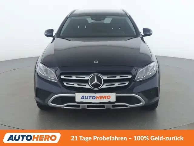 Mercedes-Benz E-Class view 9