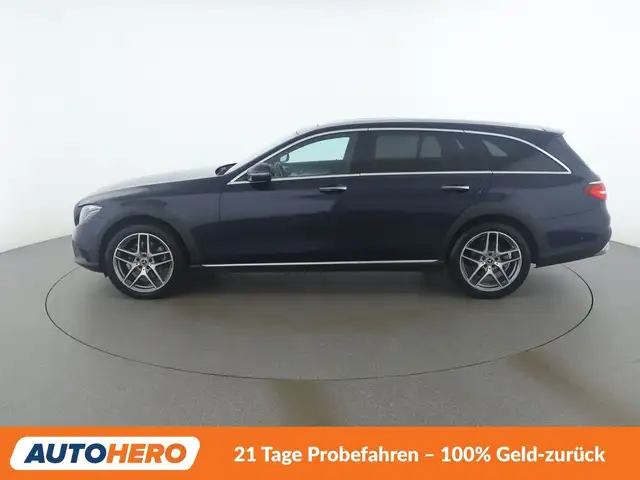 Mercedes-Benz E-Class view 3