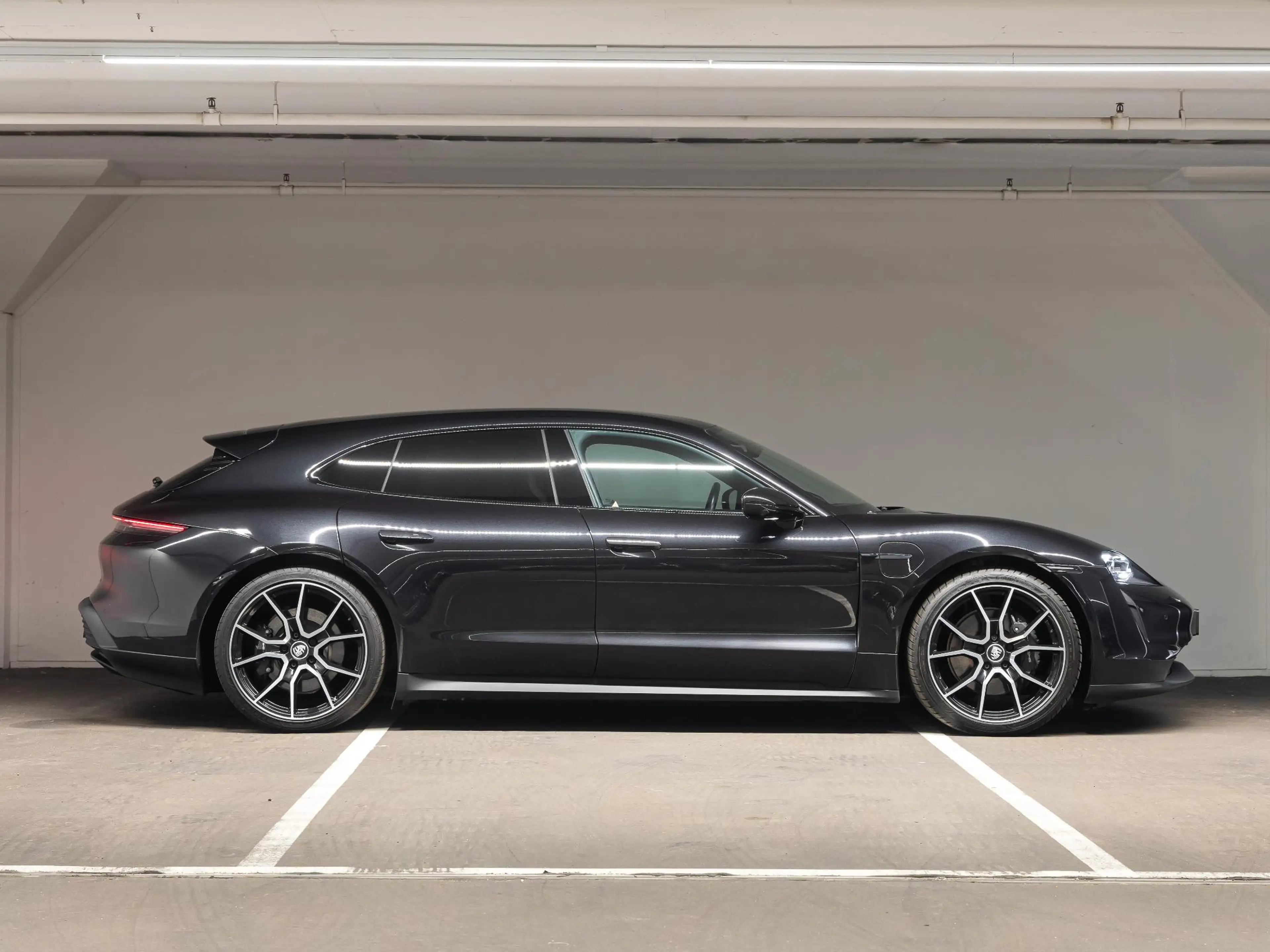 Porsche Taycan Sport Turismo 79 kWh — photo 6