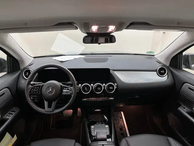 Mercedes-Benz Gla view 9