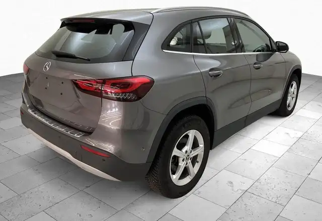 Mercedes-Benz Gla view 4