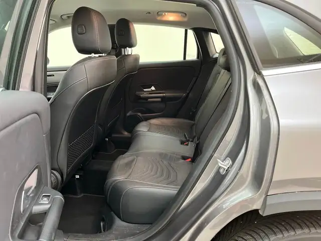 Mercedes-Benz Gla view 15