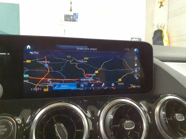 Mercedes-Benz Gla view 12