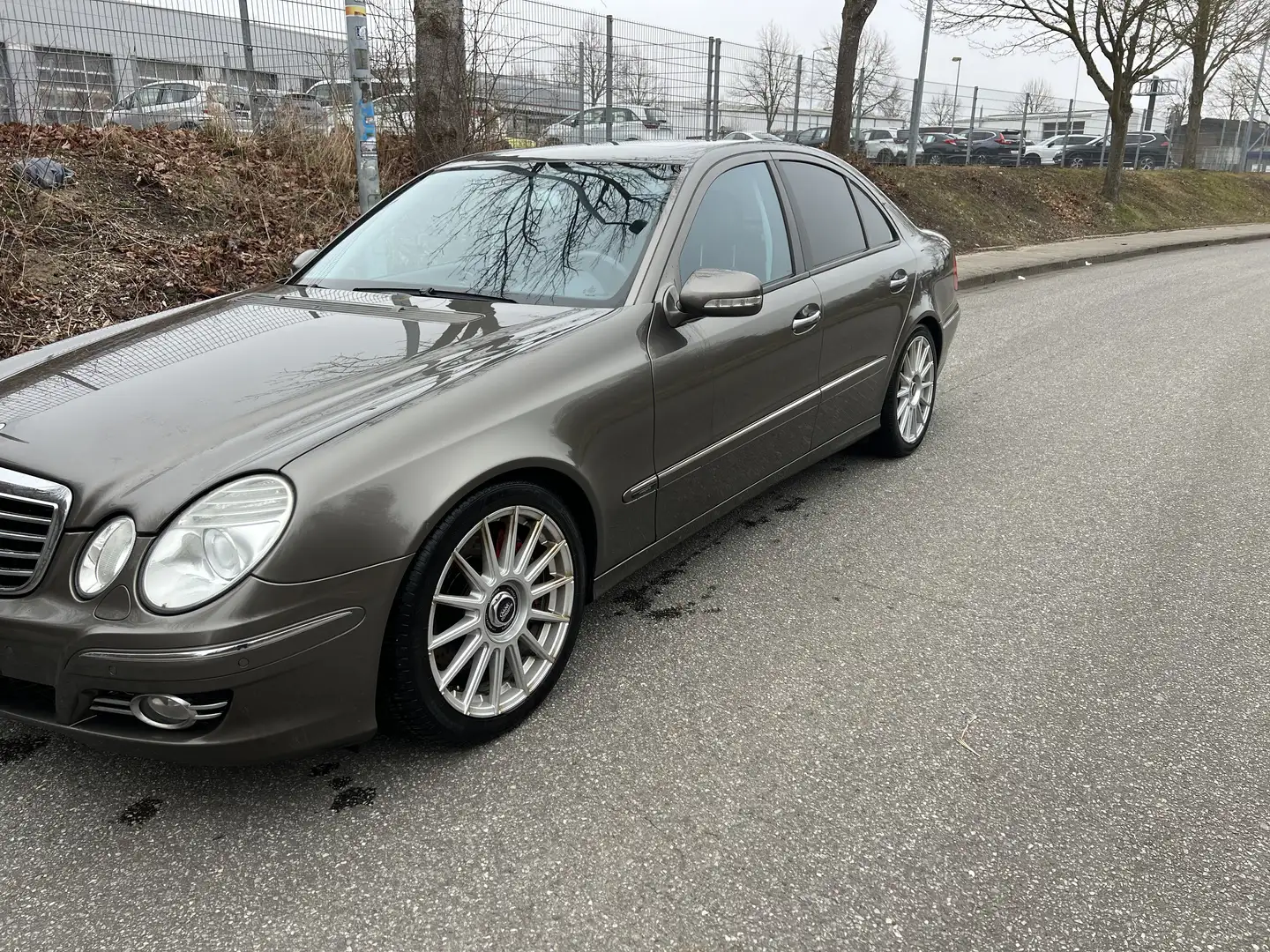 Mercedes-Benz E 420 CDI Avantgarde *V8 Biturbo Diesel* Grau - 1
