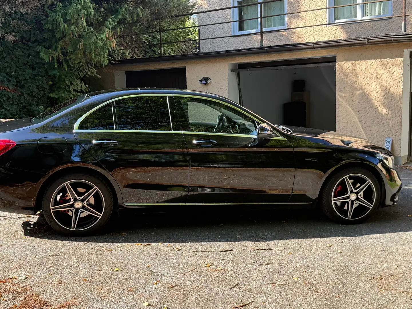 Mercedes-Benz C 250 C 250 d 4MATIC AMG Line Aut. AMG Line Schwarz - 1