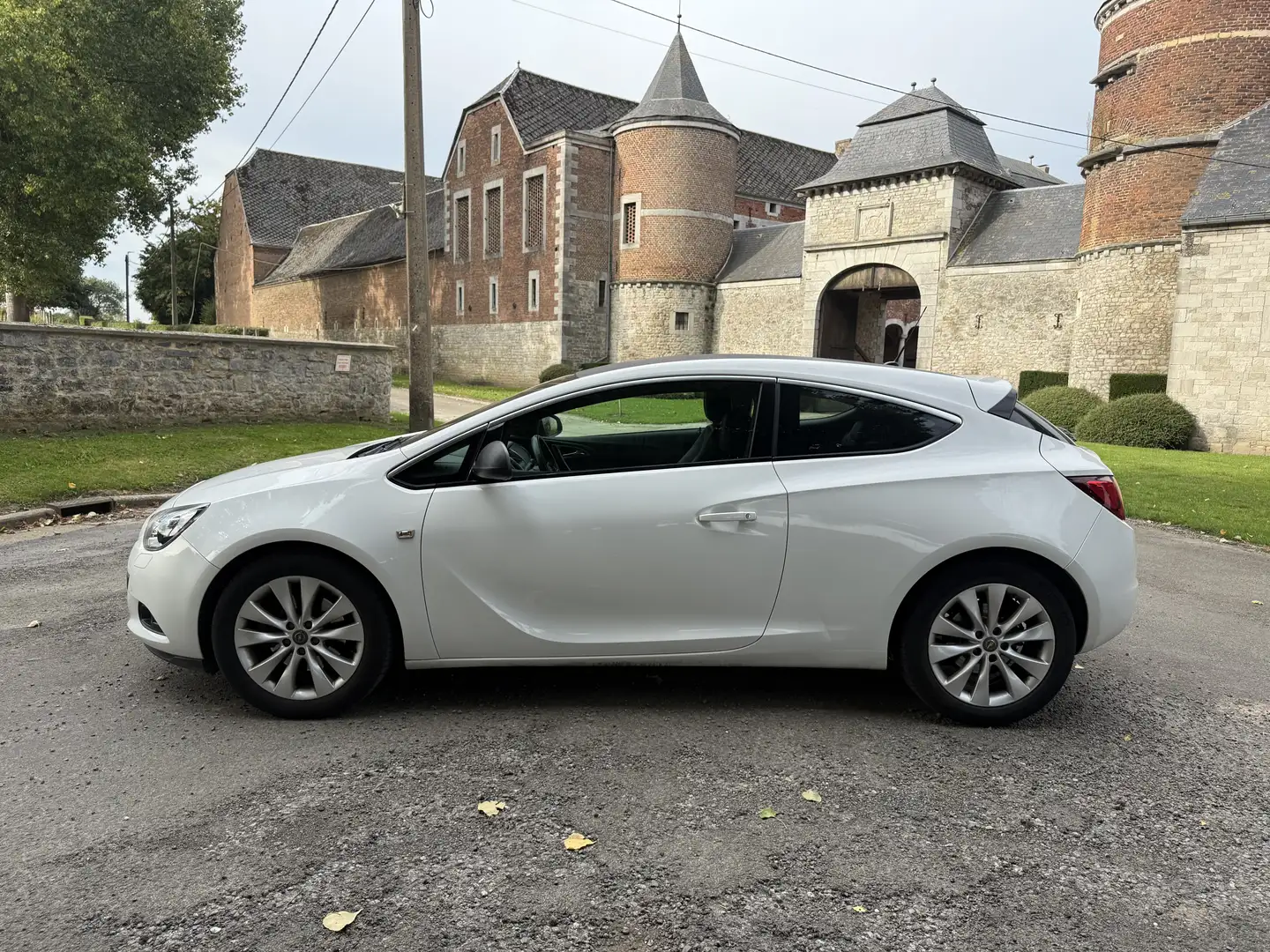 Opel Astra GTC 1.4 Turbo Sport / boîte auto/ 0498156435 - 1