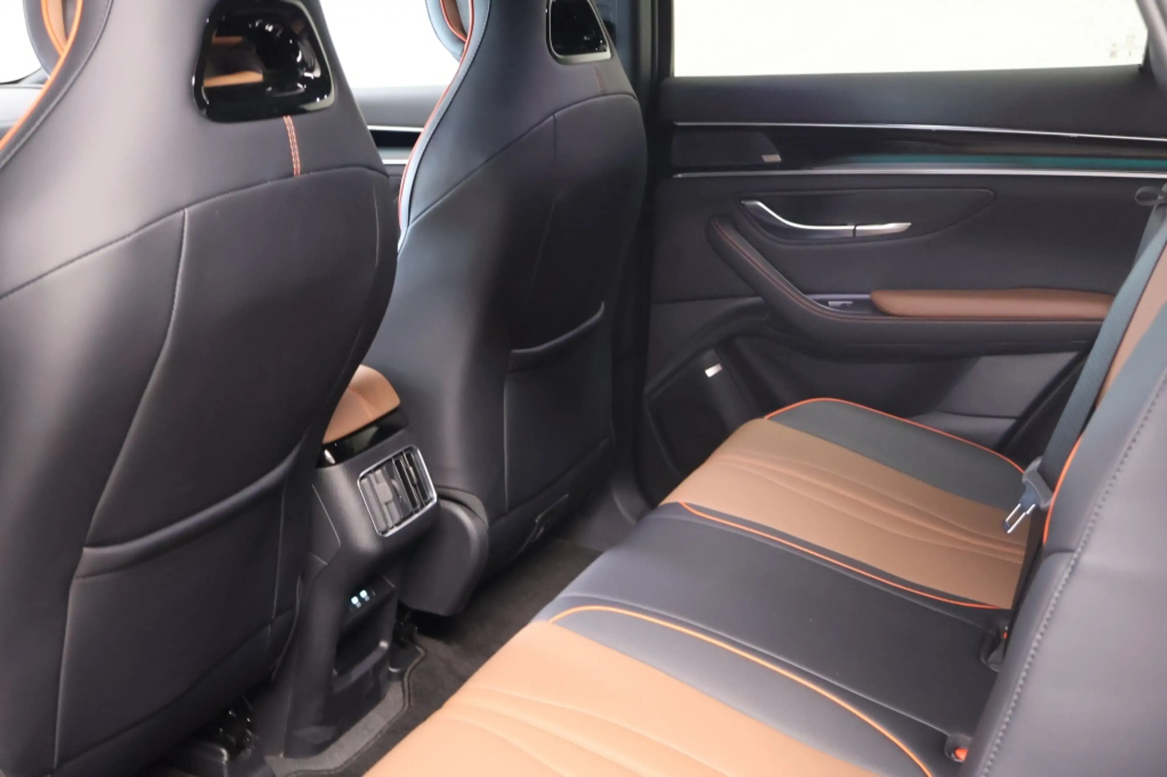 BYD Seal U 1.5 DM-i FWD Boost | BYD Specialist in Limburg | B — photo 12