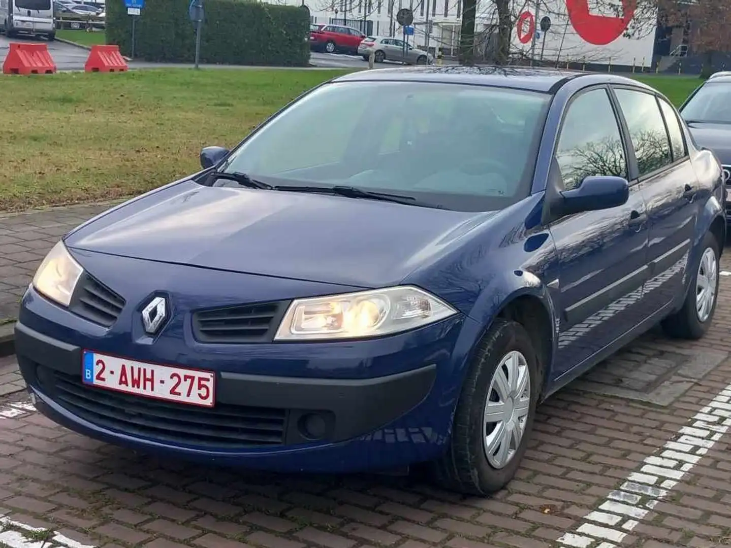 Renault Megane 1.4i Authentique Bleu - 2