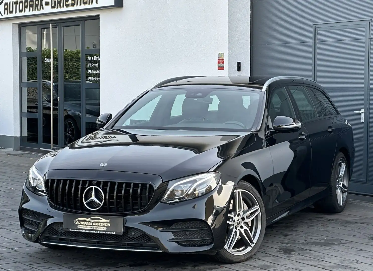 Mercedes-Benz E 400 d 4Matic*9G*AMG-LINE*COMAND*360°AHK*S-DACH Noir - 1